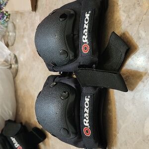 Roller blade elbow pads